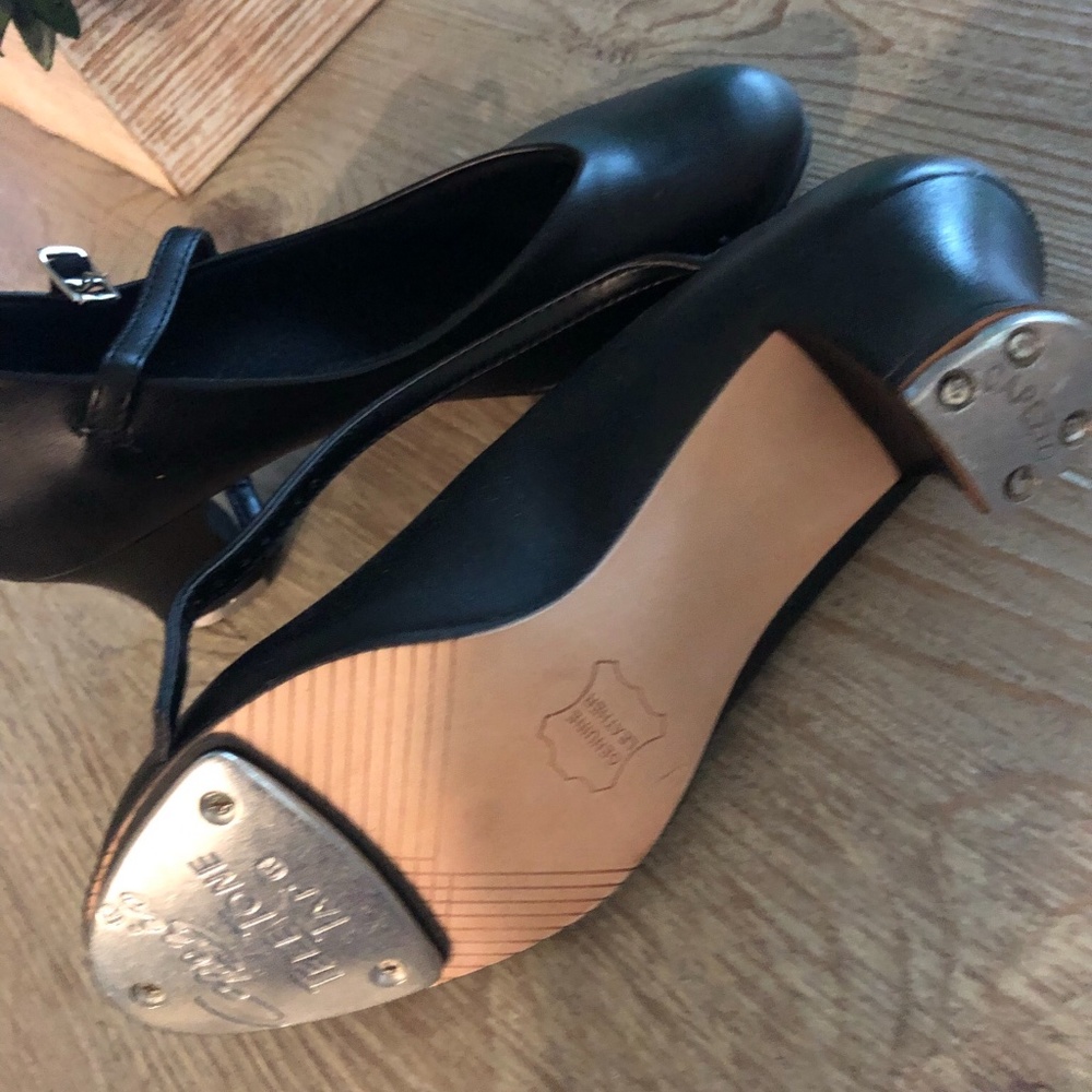 Capezio 550 Junior Footlight with Capezio TeleTone taps